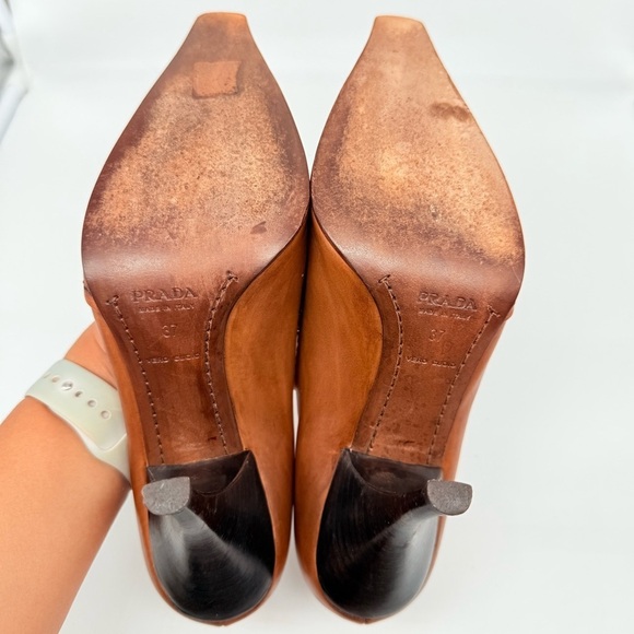 Prada Vintage Brown Leather 3D flower appilique square toe 100mm pumps EU37 - Picture 8 of 9